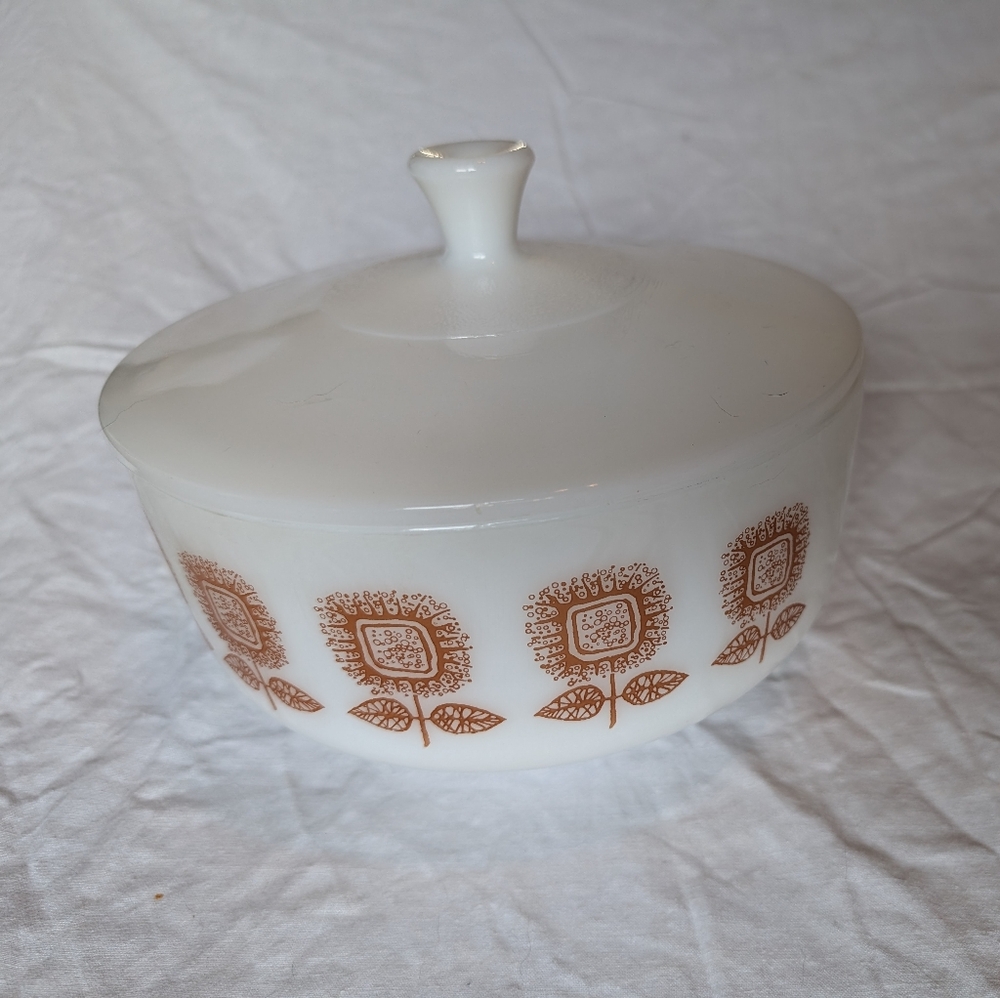 2/60$Federal Milk Glass White and Brown Bakeware Dish With Lid And Sunflower - Picture 2 of 8